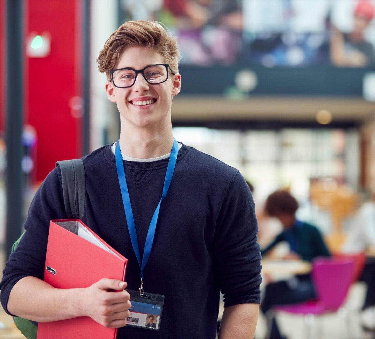 Alumnos de IMSED accediendo a certificaciones tecnológicas oficiales con PUE Academy